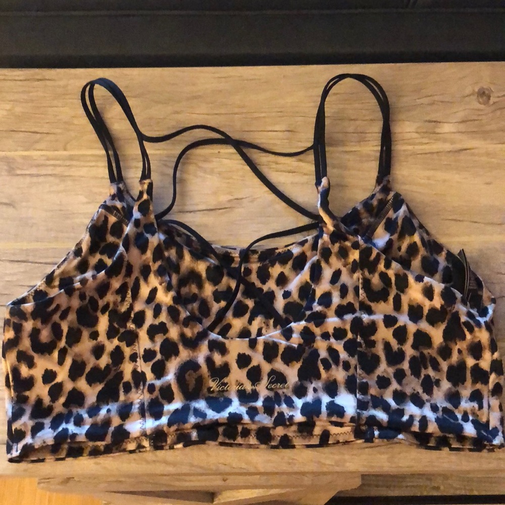 Lightly lined sports bra